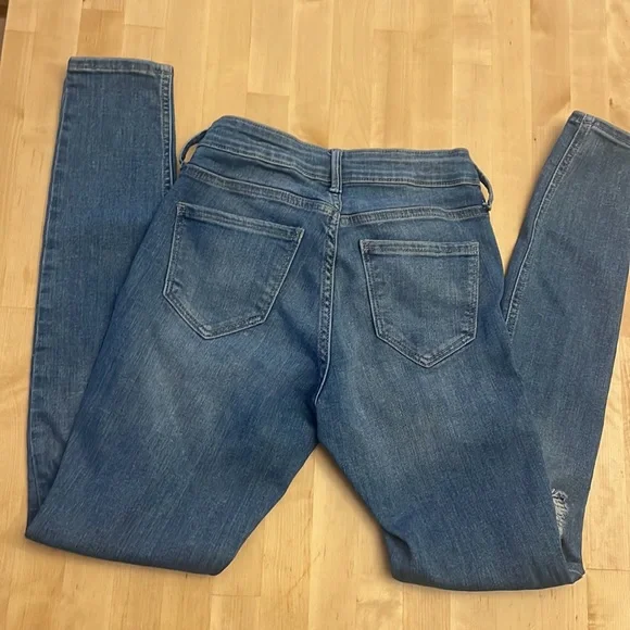 Old Navy Rockstar Super Skinny jeans - Picture 3 of 6